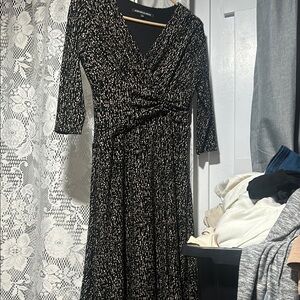 Jones Wear Black and White Long Sleeve Dress